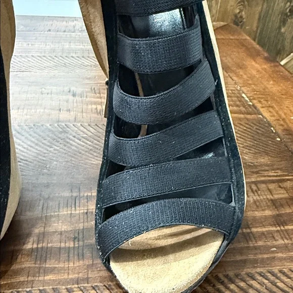 GUCCI Olimpia Ladder Strap Peep Toe Booties - Picture 16 of 16